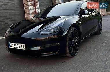 Седан Tesla Model 3 2022 в Винниках