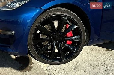 Седан Tesla Model 3 2019 в Львові