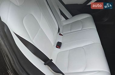 Седан Tesla Model 3 2020 в Львові