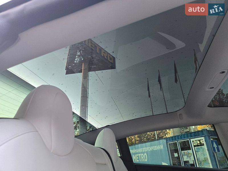 Седан Tesla Model 3 2020 в Львові