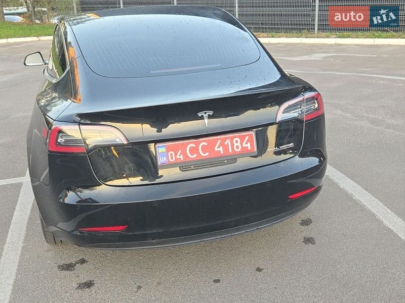 Седан Tesla Model 3 2020 в Львові