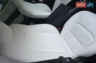 Седан Tesla Model 3 2020 в Львові