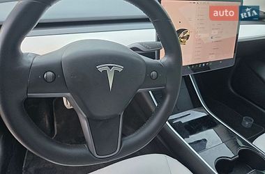 Седан Tesla Model 3 2020 в Львові