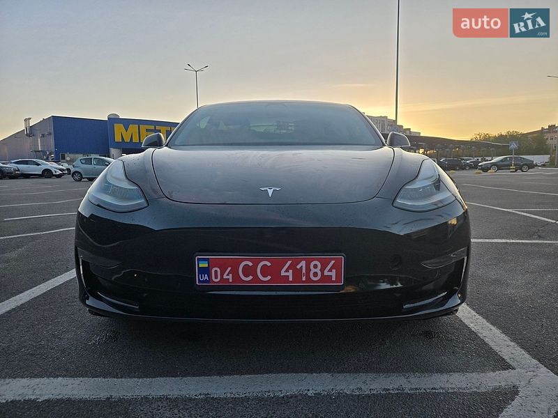 Седан Tesla Model 3 2020 в Львові
