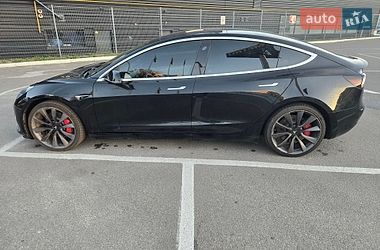 Седан Tesla Model 3 2020 в Львове