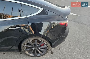 Седан Tesla Model 3 2020 в Львові