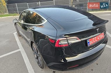 Седан Tesla Model 3 2020 в Львові