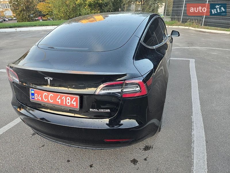 Седан Tesla Model 3 2020 в Львові