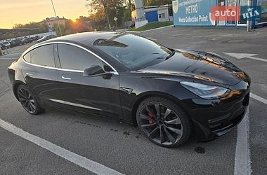 Седан Tesla Model 3 2020 в Львові