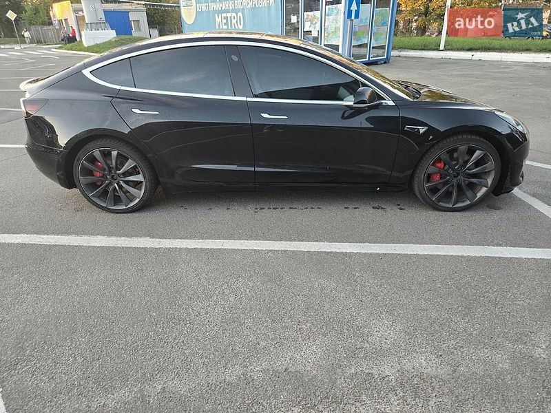 Седан Tesla Model 3 2020 в Львове