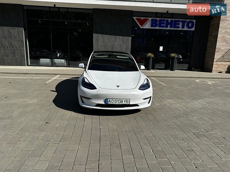 Седан Tesla Model 3 2021 в Ужгороді фото Седан Tesla Model 3 2021 в Ужгороді