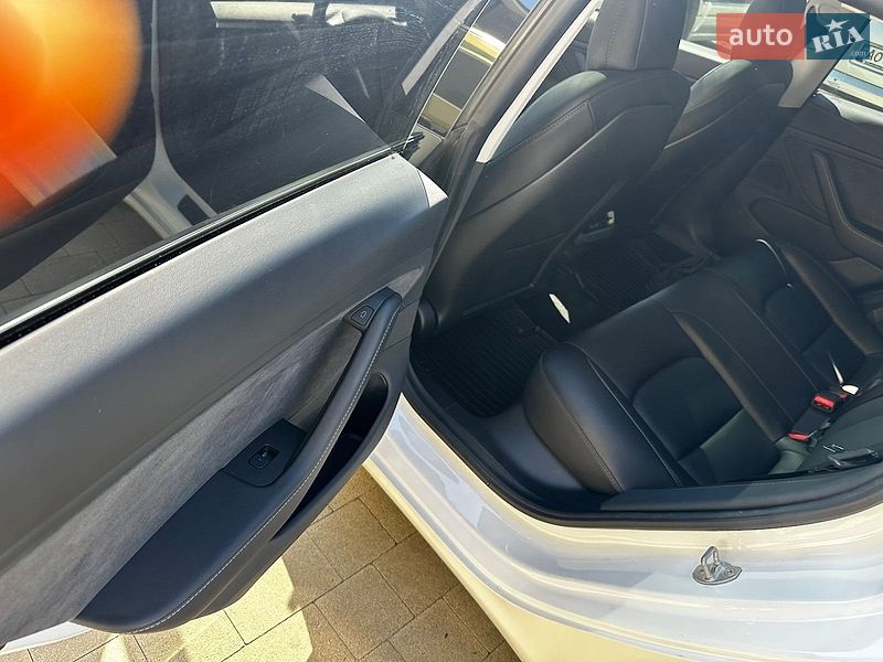 Седан Tesla Model 3 2021 в Ужгороді фото 5 Седан Tesla Model 3 2021 в Ужгороді