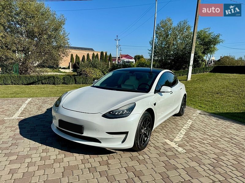Седан Tesla Model 3 2019 в Черновцах фото Седан Tesla Model 3 2019 в Черновцах