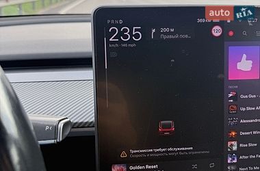 Седан Tesla Model 3 2018 в Києві