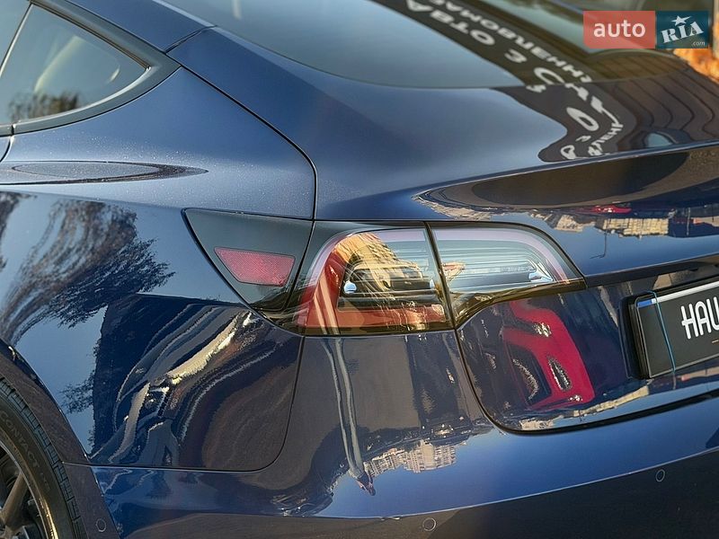 Седан Tesla Model 3 2021 в Шептицькому