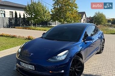 Седан Tesla Model 3 2019 в Луцьку