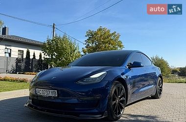 Седан Tesla Model 3 2019 в Луцьку