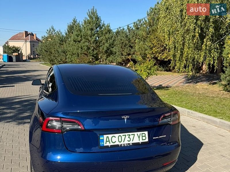 Седан Tesla Model 3 2019 в Луцьку