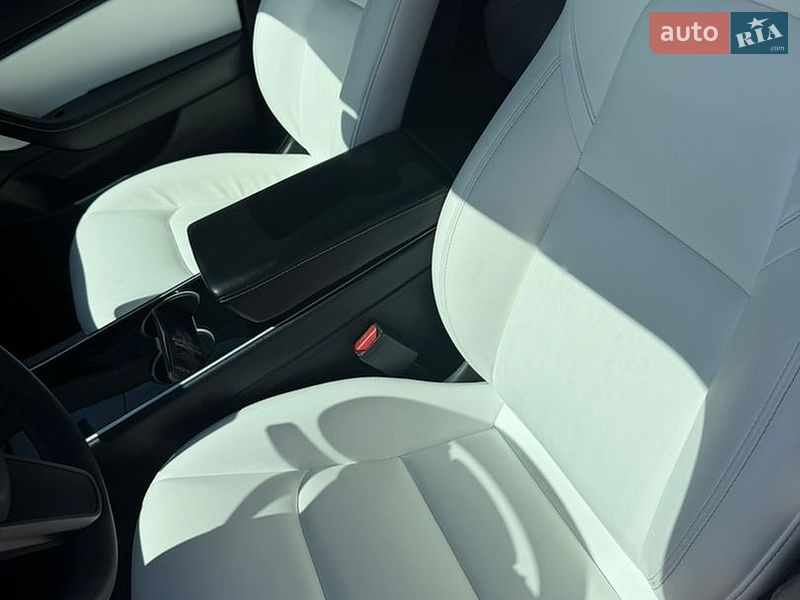 Седан Tesla Model 3 2019 в Луцьку