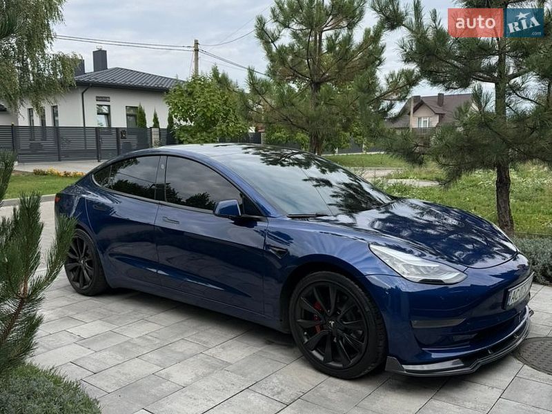 Седан Tesla Model 3 2019 в Луцьку
