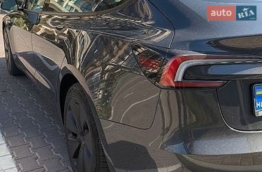 Седан Tesla Model 3 2024 в Киеве
