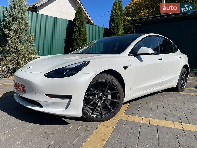 Седан Tesla Model 3 2023 в Моршині Седан Tesla Model 3 2023 в Моршині