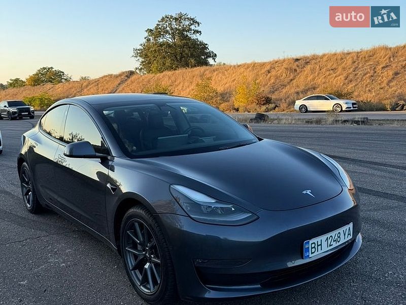 Седан Tesla Model 3 2021 в Одесі
