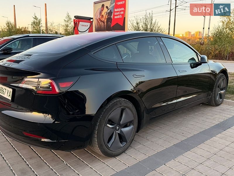 Седан Tesla Model 3 2018 в Ужгороде