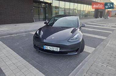 Седан Tesla Model 3 2023 в Львові