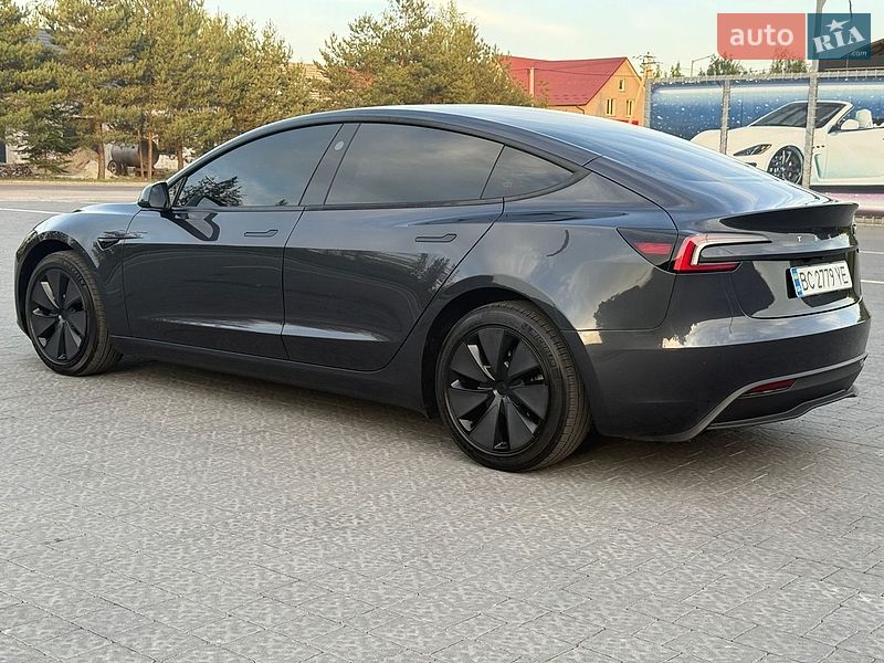 Седан Tesla Model 3 2025 в Львові
