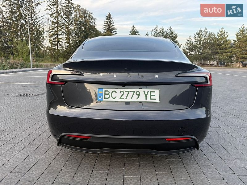 Седан Tesla Model 3 2025 в Львові