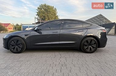 Седан Tesla Model 3 2025 в Львові
