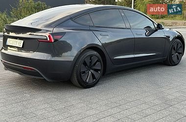 Седан Tesla Model 3 2025 в Львові