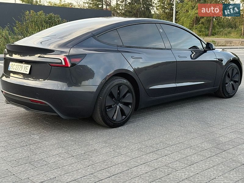 Седан Tesla Model 3 2025 в Львові