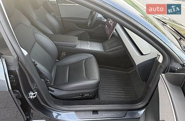 Седан Tesla Model 3 2025 в Львові