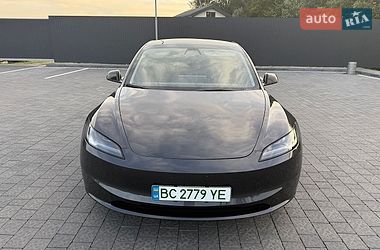 Седан Tesla Model 3 2025 в Львові