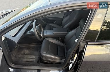Седан Tesla Model 3 2025 в Львові