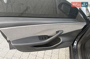 Седан Tesla Model 3 2025 в Львові