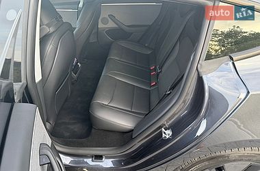 Седан Tesla Model 3 2025 в Львові