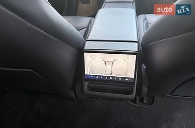 Седан Tesla Model 3 2025 в Львові