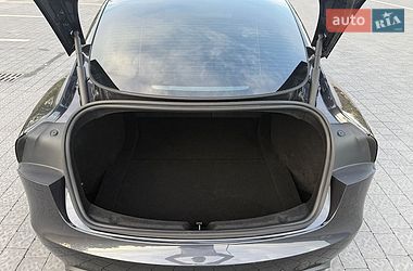 Седан Tesla Model 3 2025 в Львові