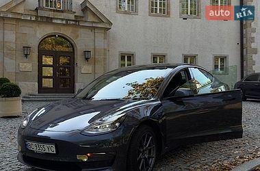 Седан Tesla Model 3 2021 в Львове