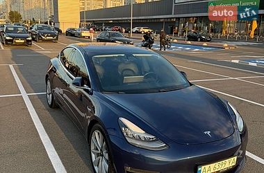 Седан Tesla Model 3 2018 в Києві
