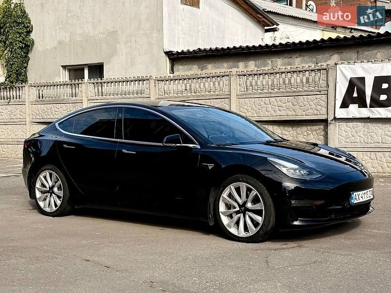 Tesla Model 3 2019