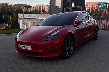 Седан Tesla Model 3 2018 в Львові