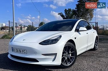 Седан Tesla Model 3 2022 в Полтаве