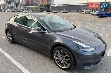 Седан Tesla Model 3 2019 в Киеве