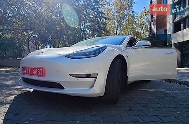 Седан Tesla Model 3 2018 в Тернополі