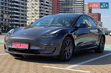 Седан Tesla Model 3 2021 в Киеве