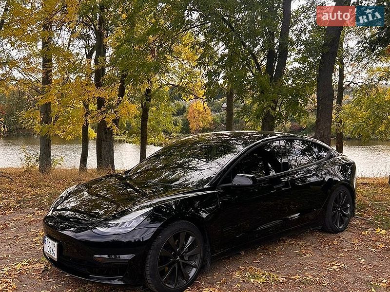 Седан Tesla Model 3 2018 в Сумах